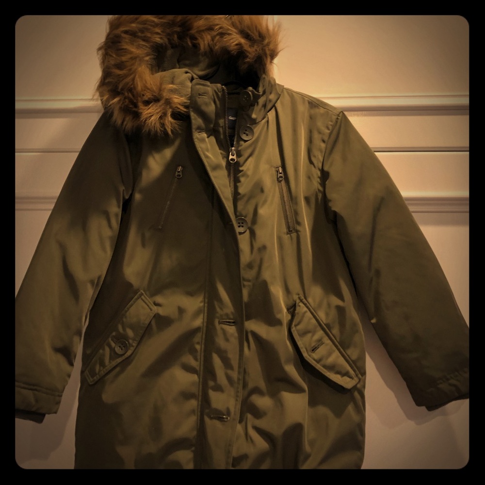 Gap warmest parka w faux fur hood (attached)
